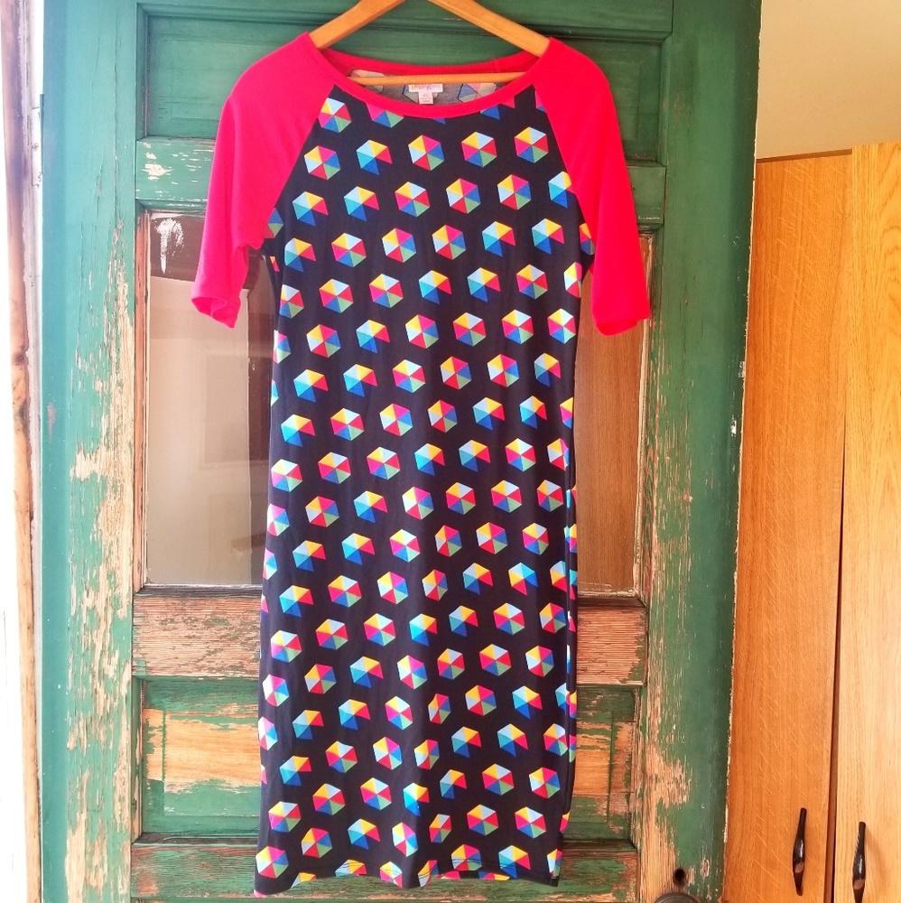 🐞*NWOT*Lularoe Julia Raglan geometric dress  XS